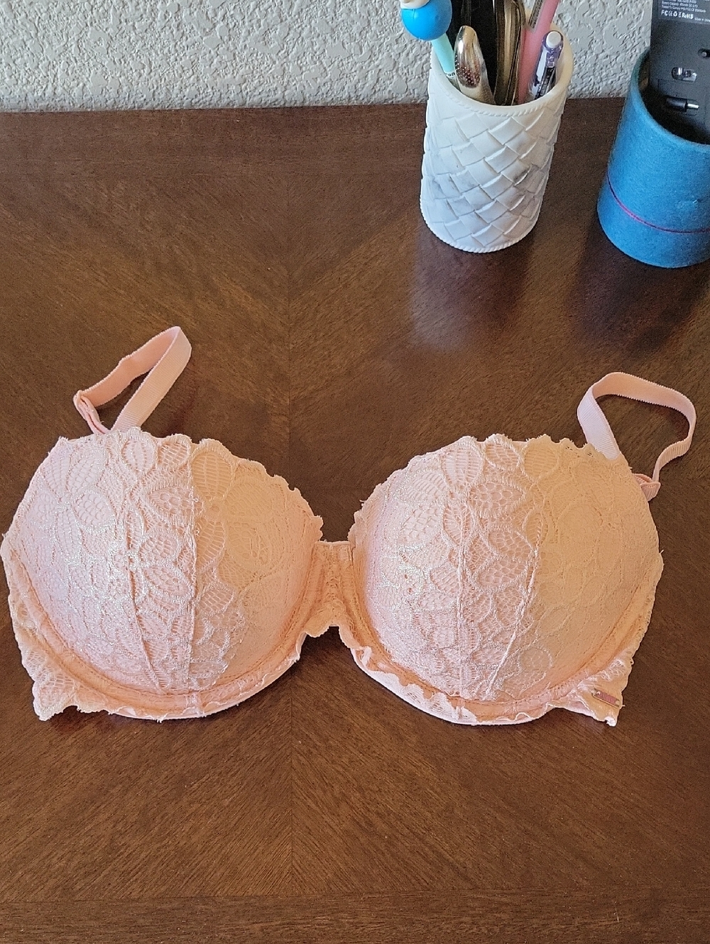 34DD PINK Victoria's Secret Date Push-up Bra in Pink Blush